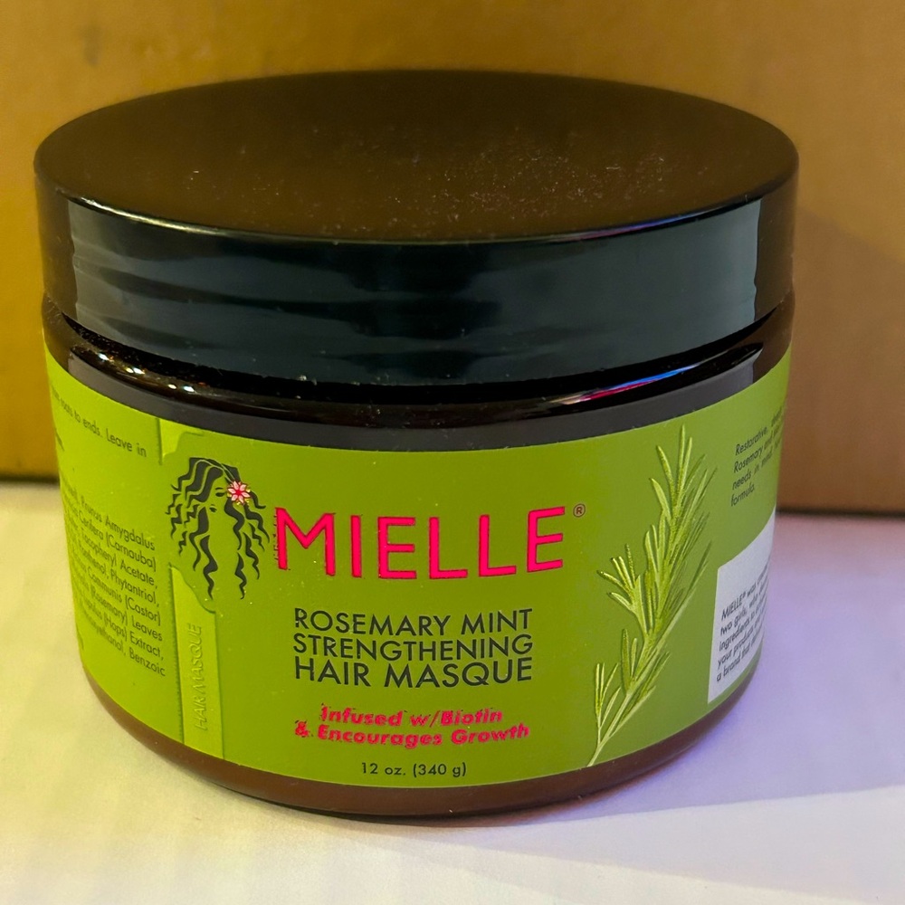 Mielle Rosemary Mint Strengthening Hair Masque.  Brand New